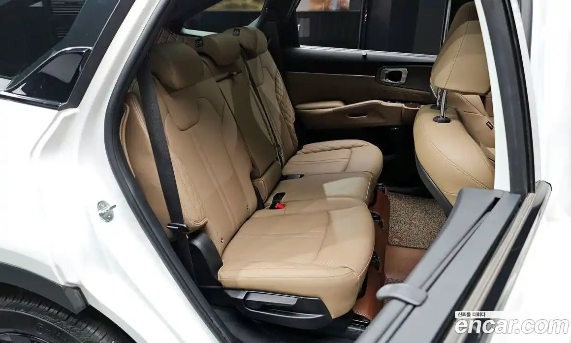Kia Sorento 2023 1.6 автомат (гидро), фото 17