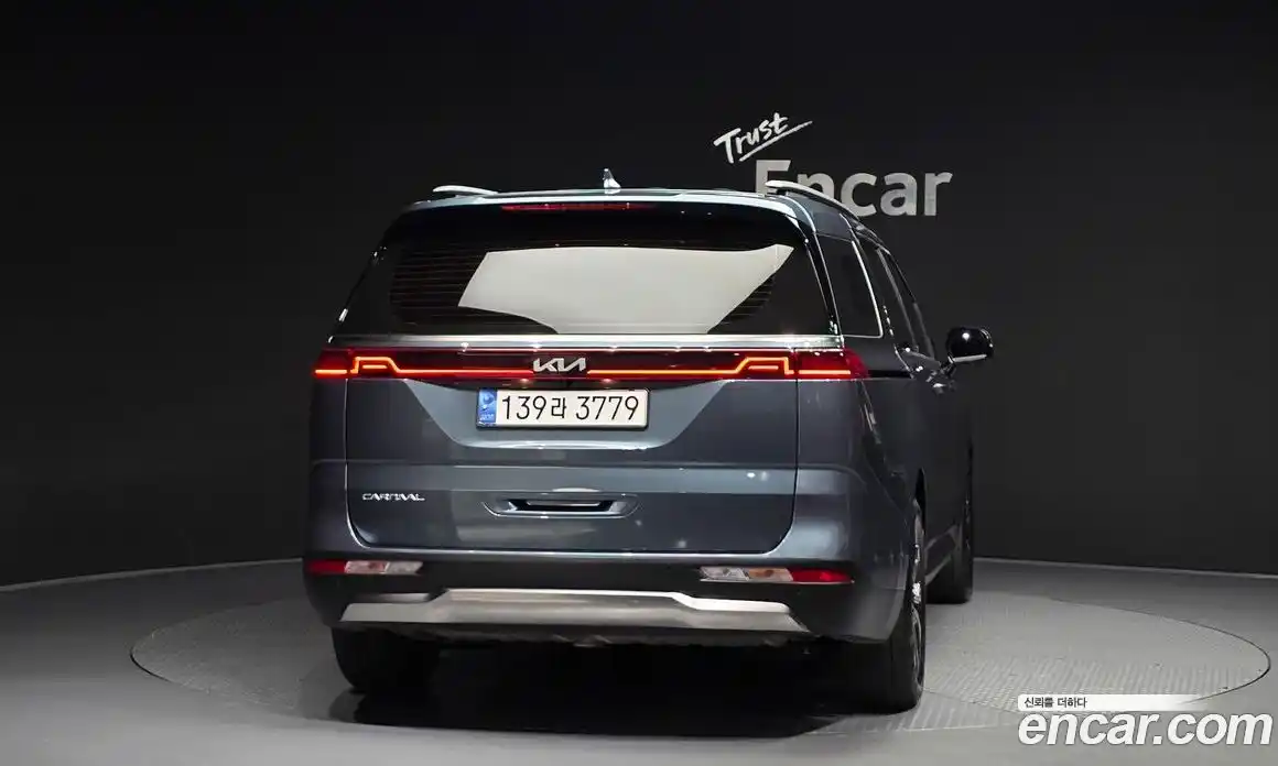 Kia Carnival 2023 2.2 автомат (гидро), фото 4