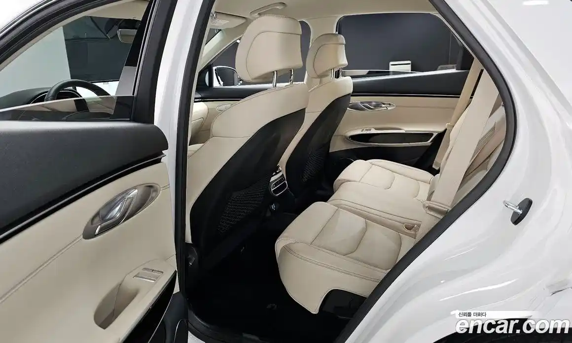 Genesis GV70 2023 2.5 автомат (гидро), фото 11