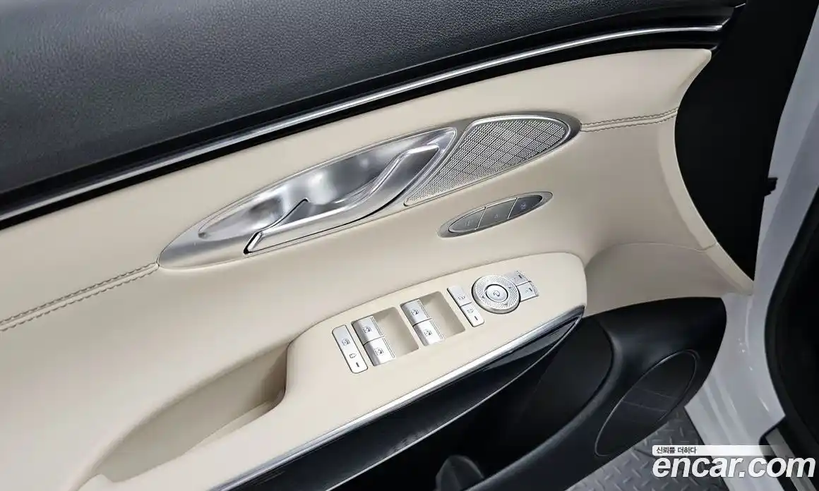 Genesis GV70 2023 2.5 автомат (гидро), фото 17