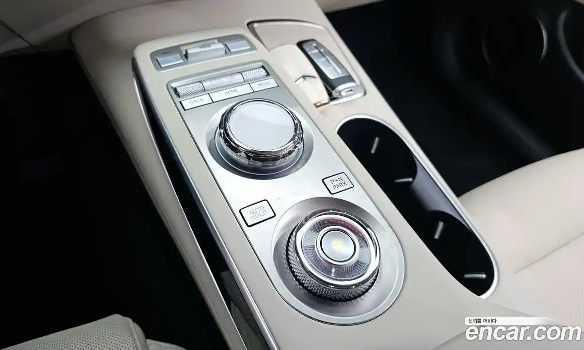 Genesis GV70 2023 2.5 автомат (гидро), фото 9