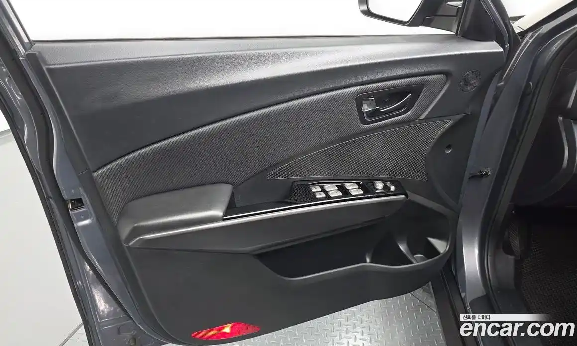 SsangYong TIBOLI 2017 1.6 автомат (гидро), фото 14