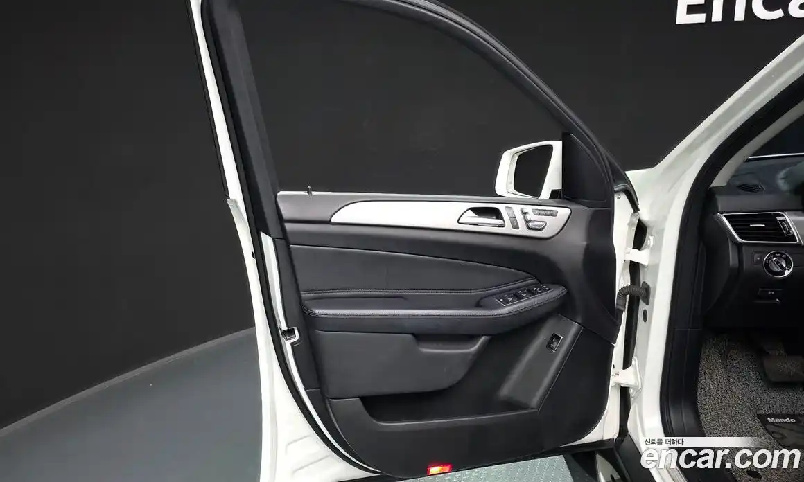 Mercedes-Benz GLE-Class 2018 3.0 гидро, фото 14 Mercedes-Benz GLE-Class 2018 3.0 гидро, фото 14