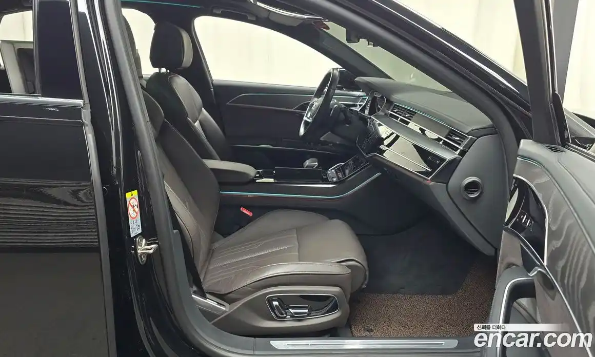 Audi A8 2023 3.0 автомат (гидро), фото 16