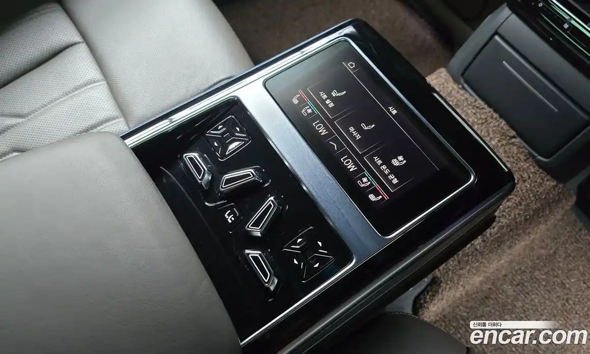 Audi A8 2023 3.0 автомат (гидро), фото 31