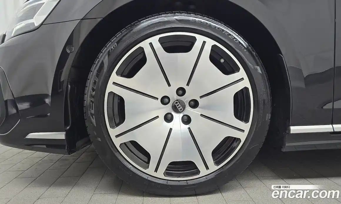 Audi A8 2023 3.0 автомат (гидро), фото 5