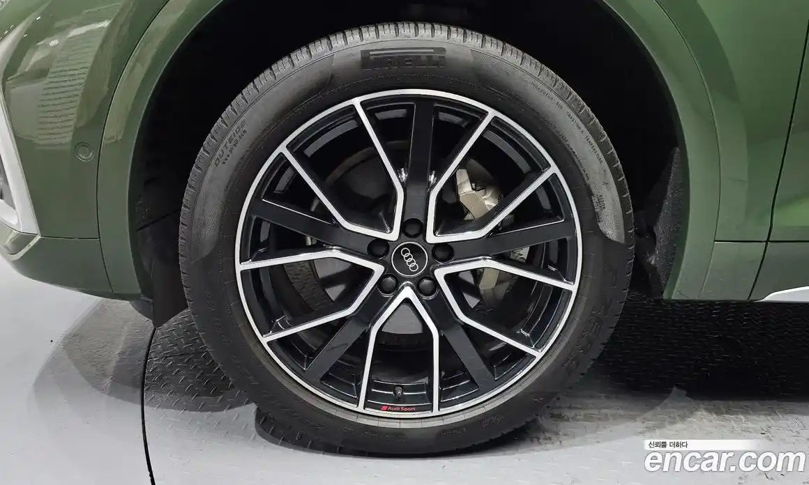 Audi Q5 2022 2.0 автомат (гидро), фото 5