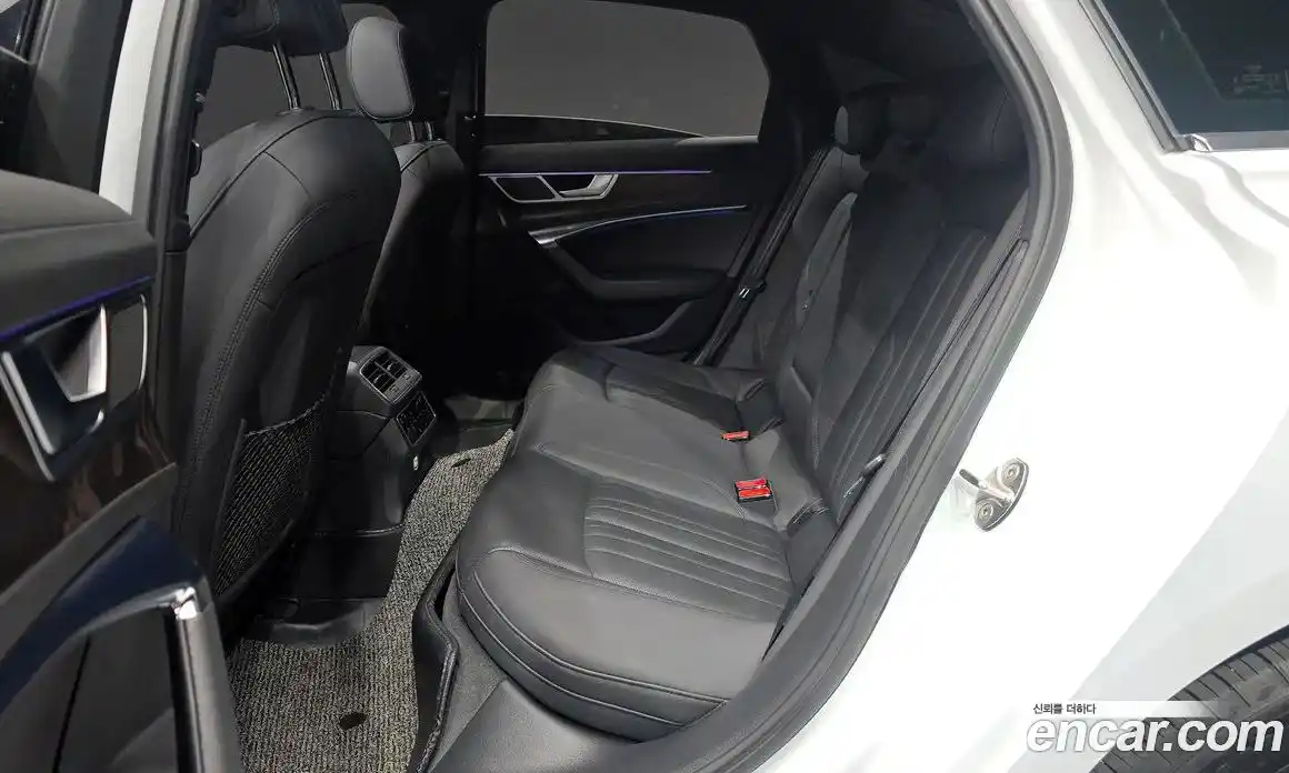 Audi A6 2020 2.0 автомат (гидро), фото 18
