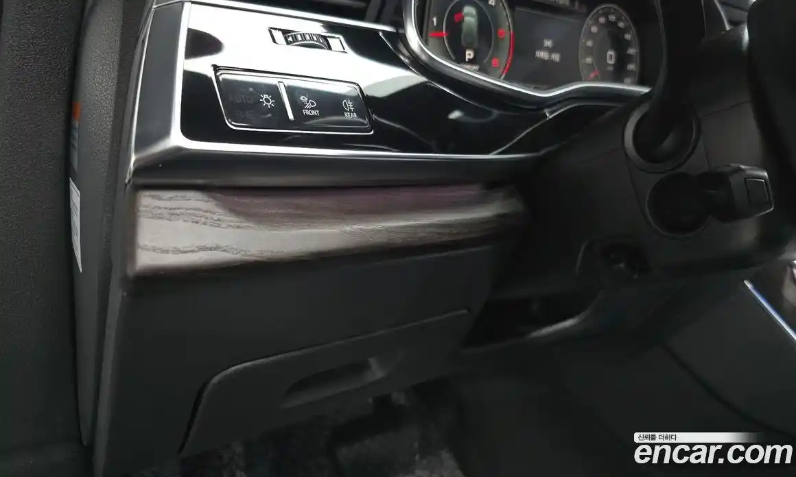 Audi Q7 2021 3.0 автомат (гидро), фото 28