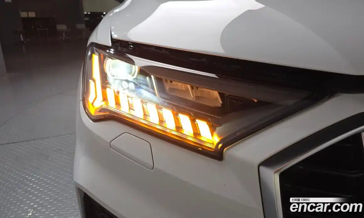 Audi Q7 2021 3.0 автомат (гидро), фото 7