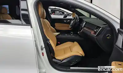Volvo V60 2022 2.0 автомат (гидро), миниатюра 11