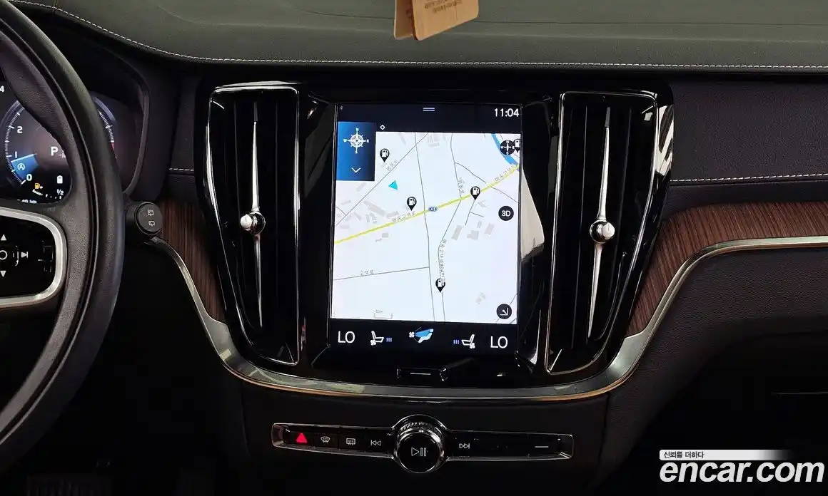 Volvo V60 2022 2.0 автомат (гидро), фото 14