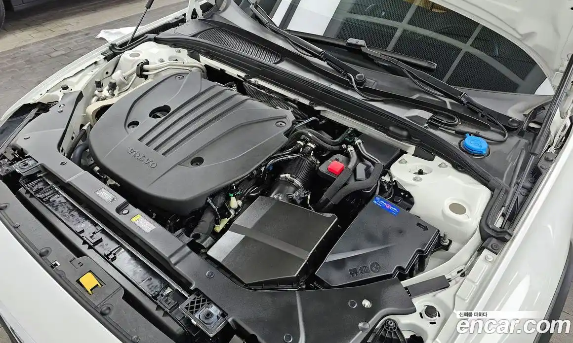 Volvo V60 2022 2.0 автомат (гидро), фото 6