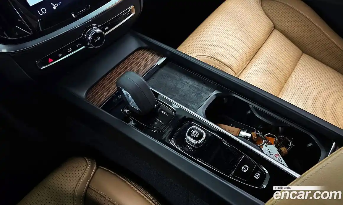 Volvo V60 2022 2.0 автомат (гидро), фото 9
