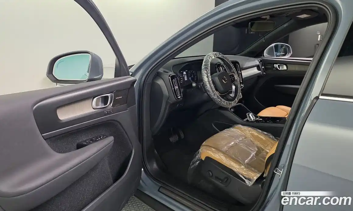 Volvo XC40 2020 2.0 автомат (гидро), фото 13