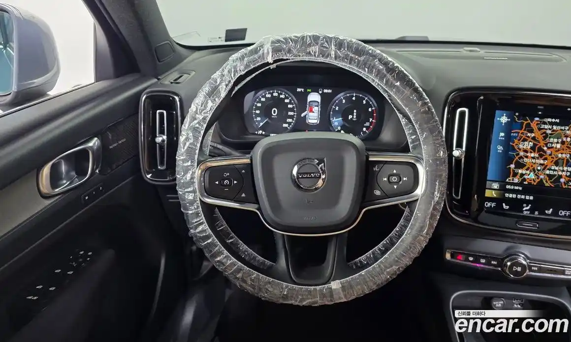 Volvo XC40 2020 2.0 автомат (гидро), фото 19