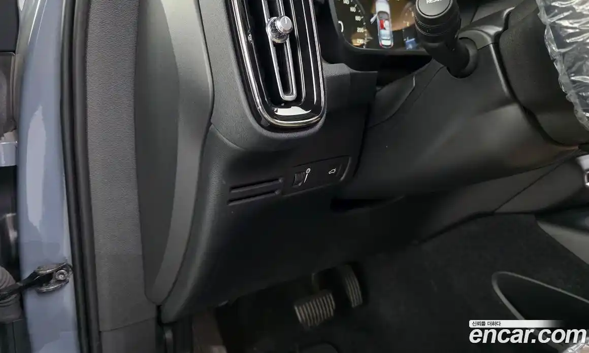 Volvo XC40 2020 2.0 автомат (гидро), фото 30