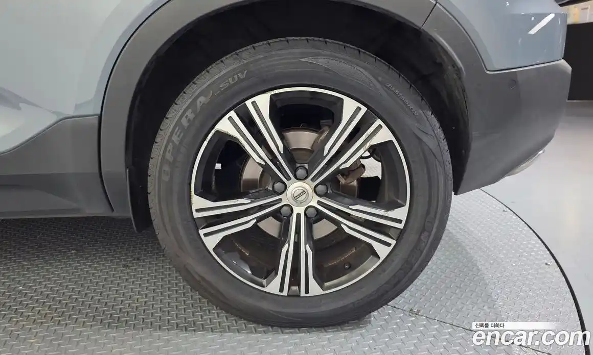 Volvo XC40 2020 2.0 автомат (гидро), фото 7