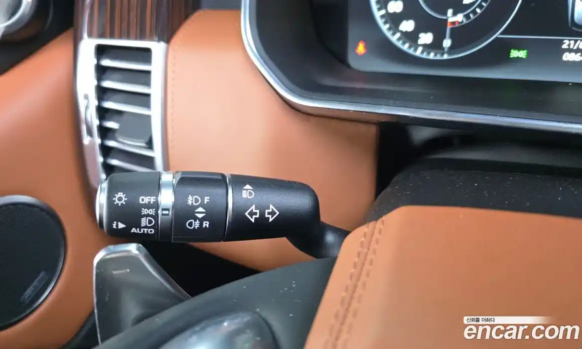 Land Rover Range Rover 2017 4.4 автомат (гидро), фото 33