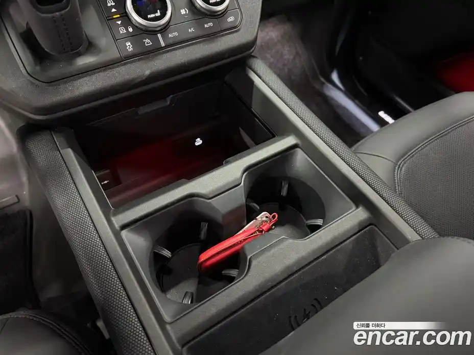 Land Rover Defender 2024 3.0 автомат (гидро), фото 11