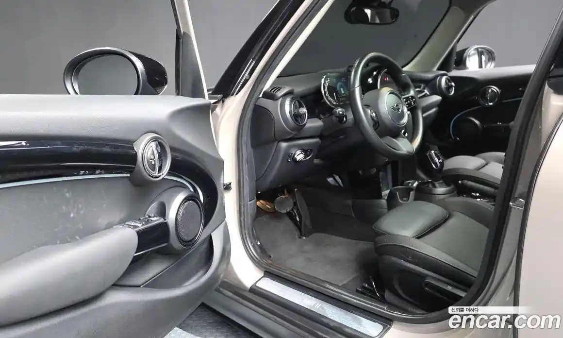 Mini Cooper 2022 1.5 автомат (гидро), фото 13
