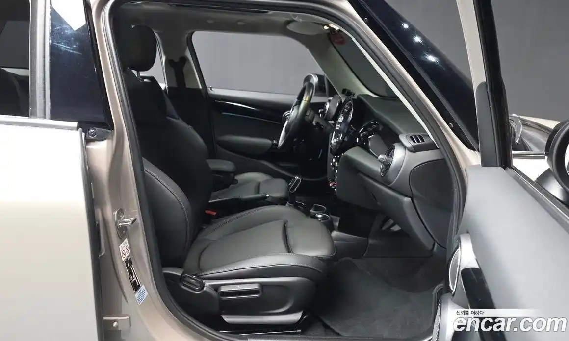 Mini Cooper 2022 1.5 автомат (гидро), фото 17