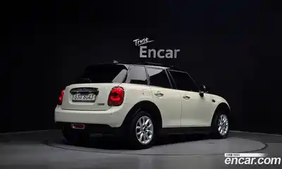 Mini Cooper 2014 1.5 автомат (гидро), миниатюра 2