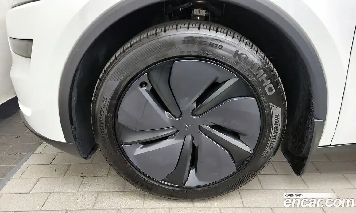 Tesla Model Y 2025 0.2 гидро, фото 5
