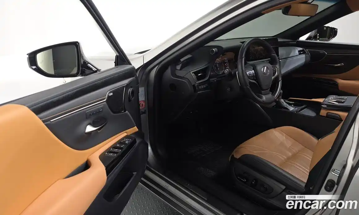 Lexus ES 2023 2.5 гидро, фото 13