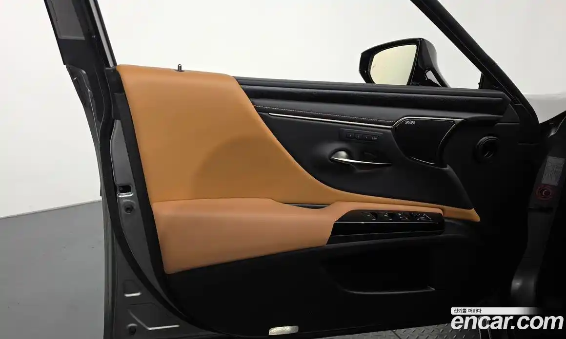 Lexus ES 2023 2.5 гидро, фото 14