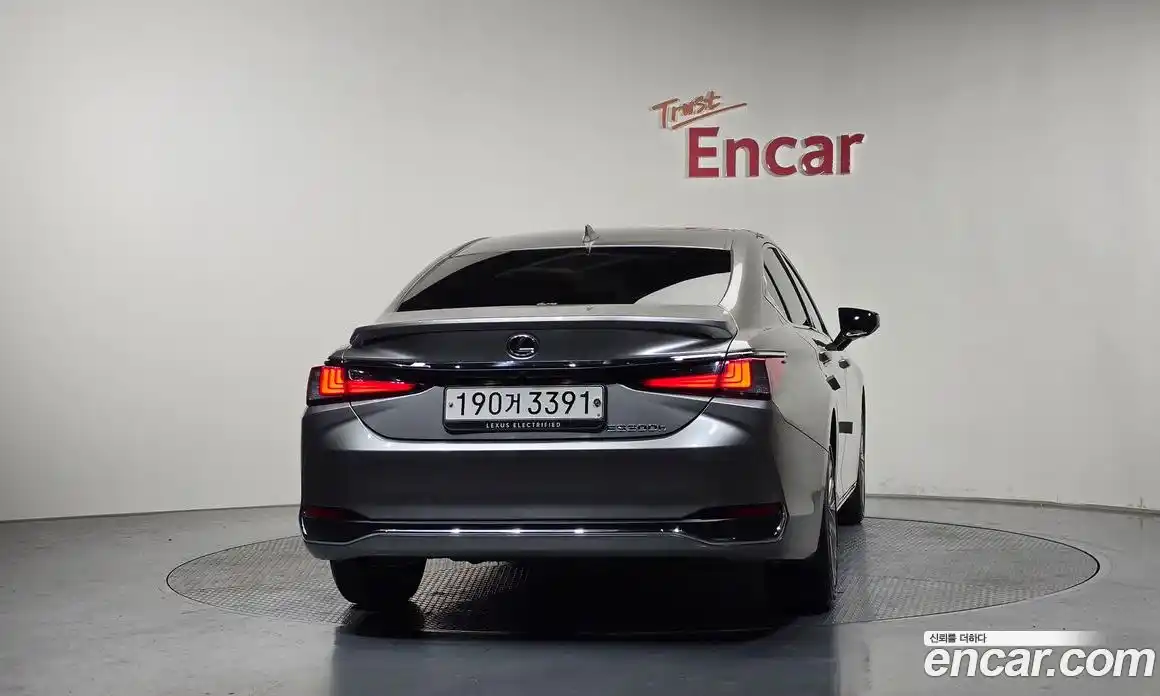 Lexus ES 2023 2.5 гидро, фото 4