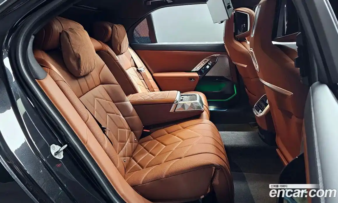 BMW 7 серия 2025 3.0 автомат (гидро), фото 18