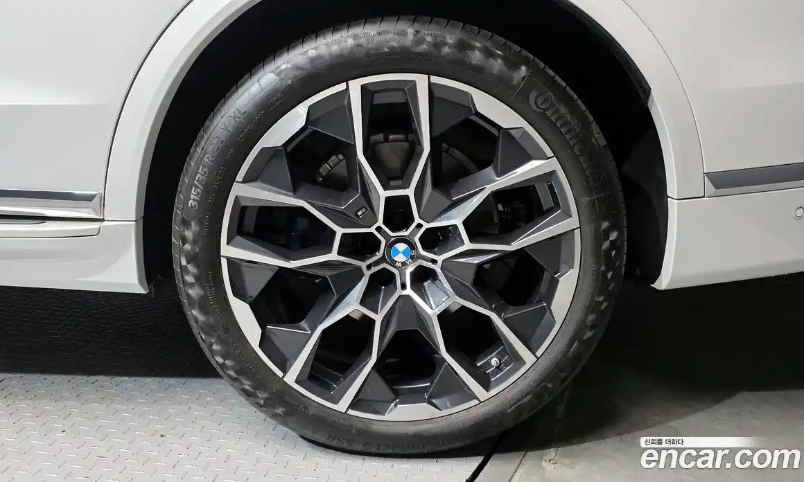 BMW X7 2025 3.0 автомат (гидро), фото 7