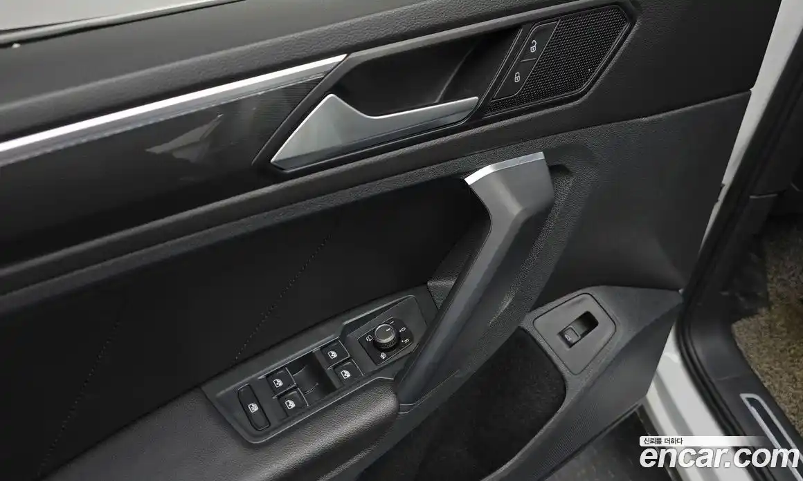 Volkswagen Tiguan 2020 2.0 автомат (гидро), фото 15