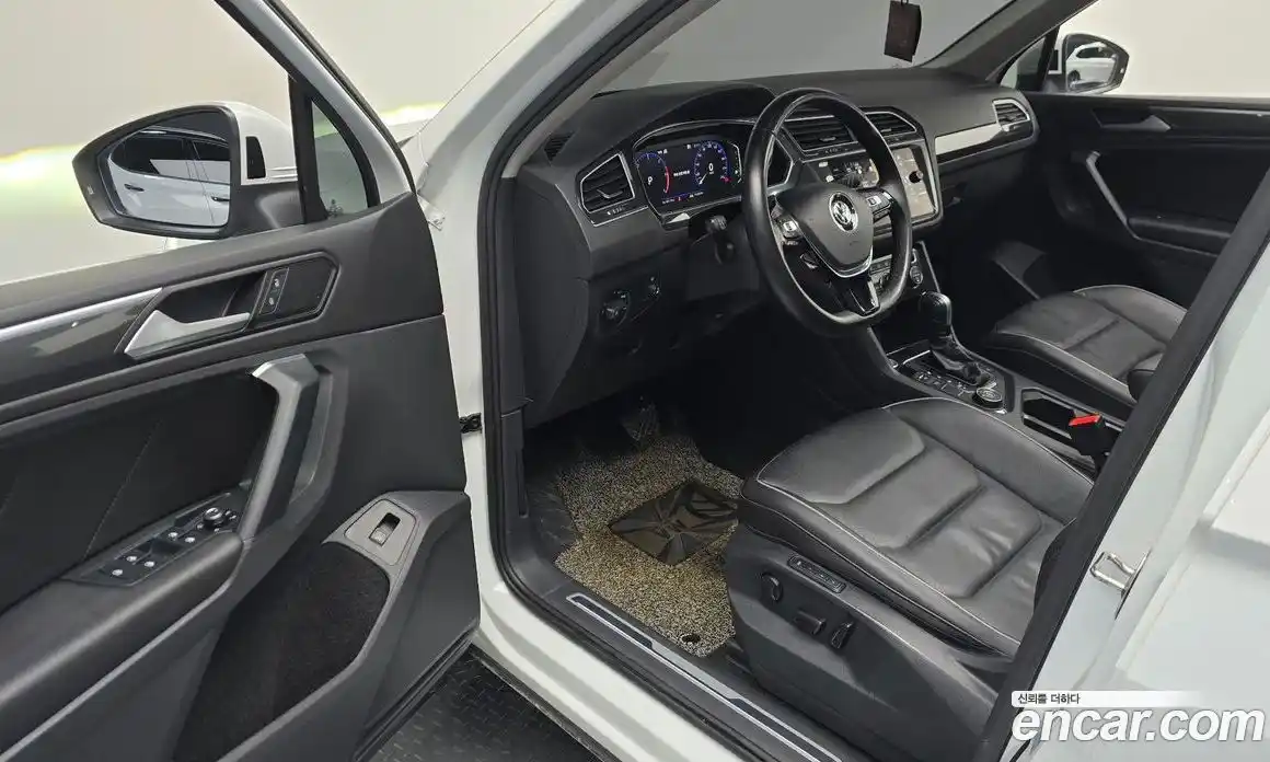 Volkswagen Tiguan 2020 2.0 автомат (гидро), фото 10