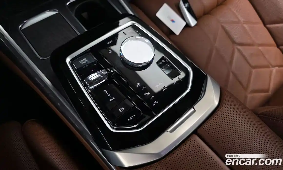 BMW i7 2023 0.3 автомат (гидро), фото 12