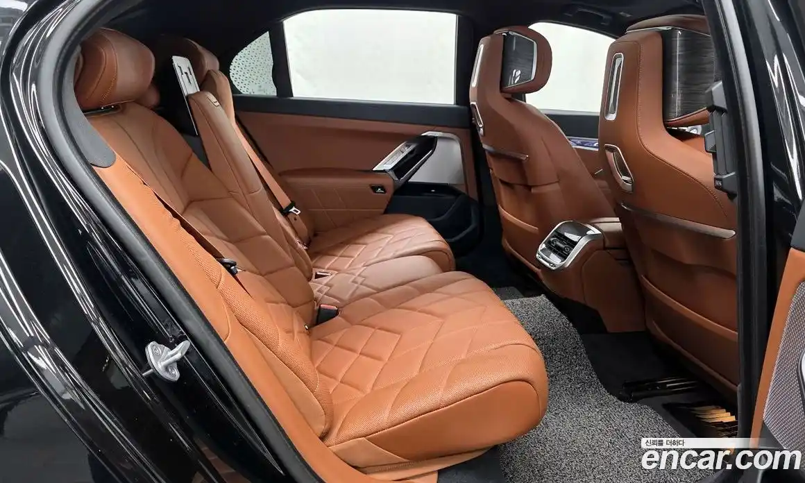 BMW i7 2023 0.3 автомат (гидро), фото 18