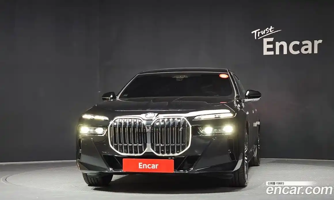BMW i7 2023 0.3 автомат (гидро), фото 3