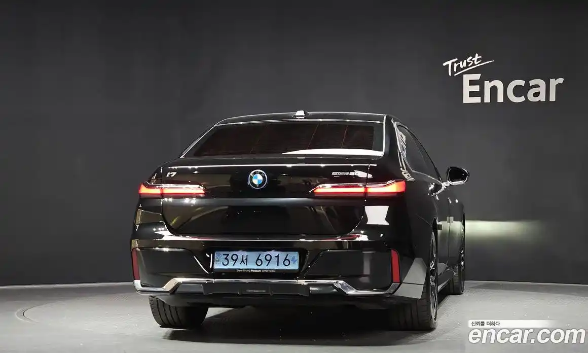 BMW i7 2023 0.3 автомат (гидро), фото 4