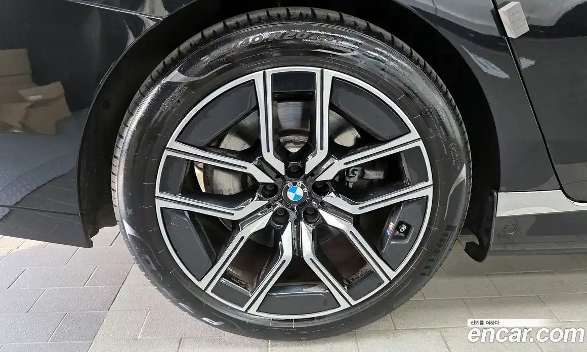 BMW i7 2023 0.3 автомат (гидро), фото 5