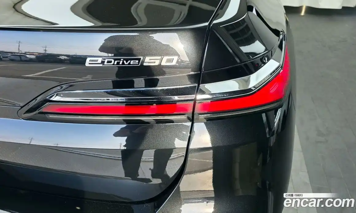 BMW i7 2023 0.3 автомат (гидро), фото 9