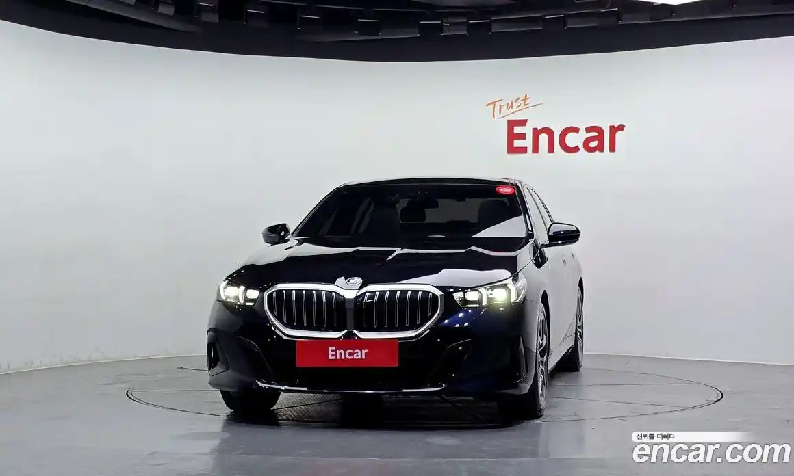 BMW 5 серия 2025 2.0 автомат (гидро), фото 3