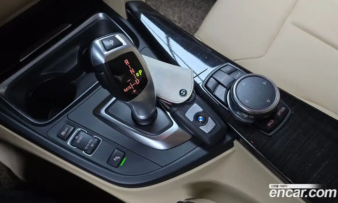 BMW 3 серия 2015 2.0 автомат (гидро), фото 9