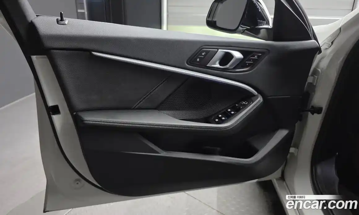 BMW 1 серия 2021 2.0 автомат (гидро), фото 14