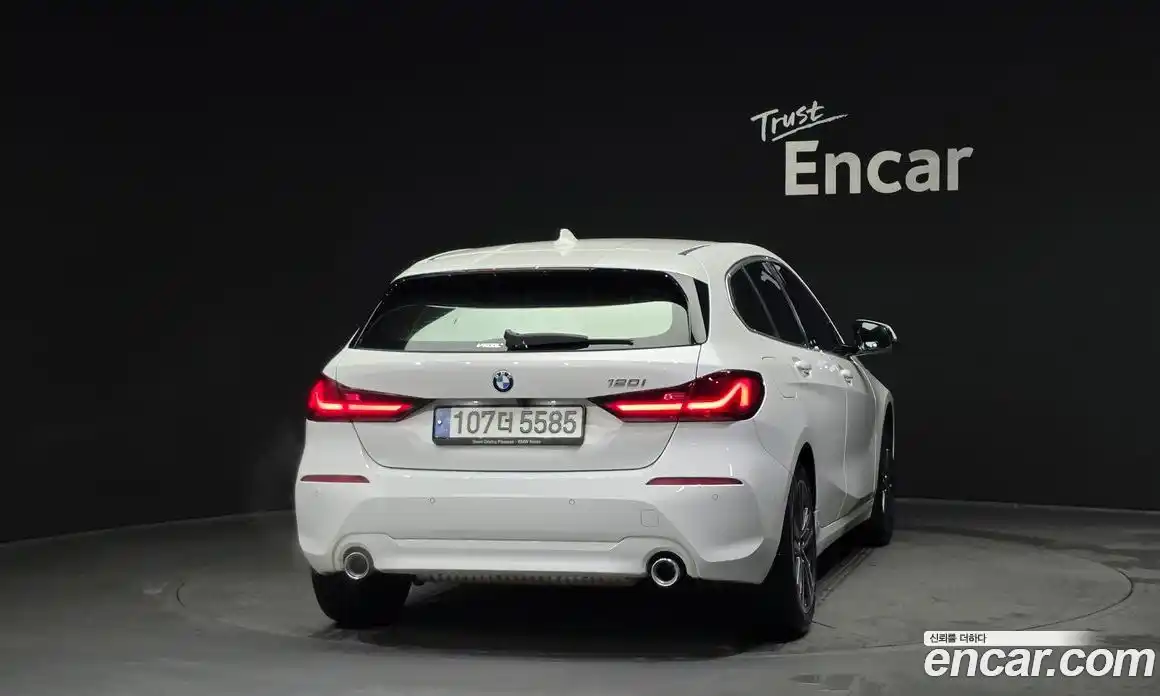 BMW 1 серия 2021 2.0 автомат (гидро), фото 4