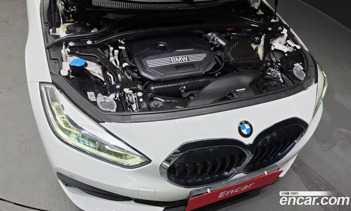 BMW 1 серия 2021 2.0 автомат (гидро), фото 6