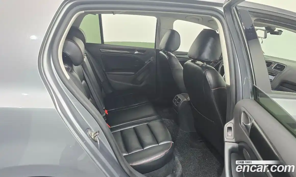 Volkswagen Golf 2010 2.0 автомат (гидро), фото 11