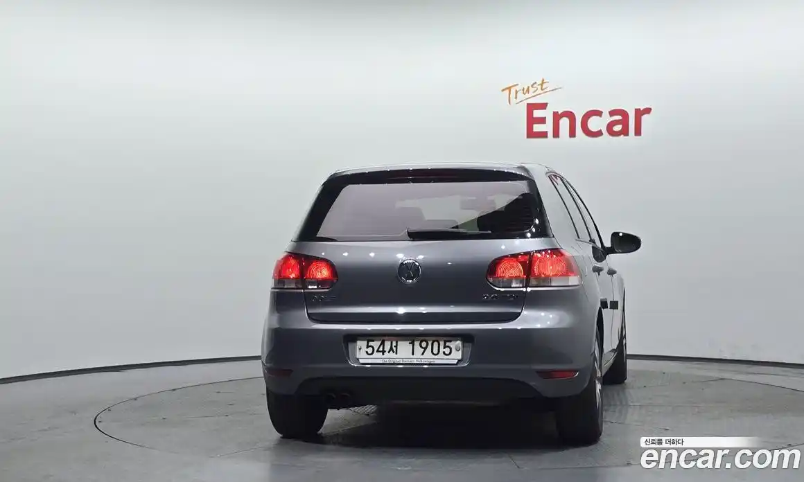 Volkswagen Golf 2010 2.0 автомат (гидро), фото 4