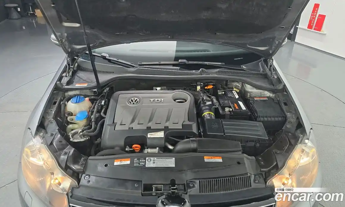 Volkswagen Golf 2010 2.0 автомат (гидро), фото 6