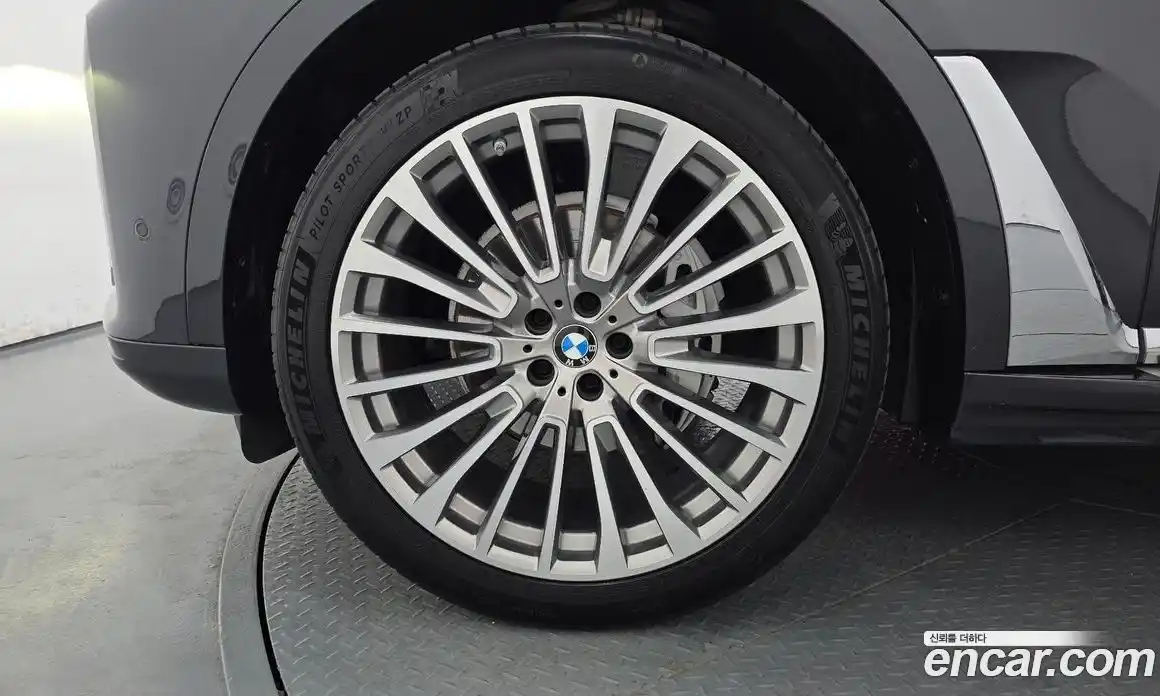 BMW X7 2022 3.0 автомат (гидро), фото 5